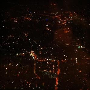 القاهرة ليلا من نافذة الطائرة